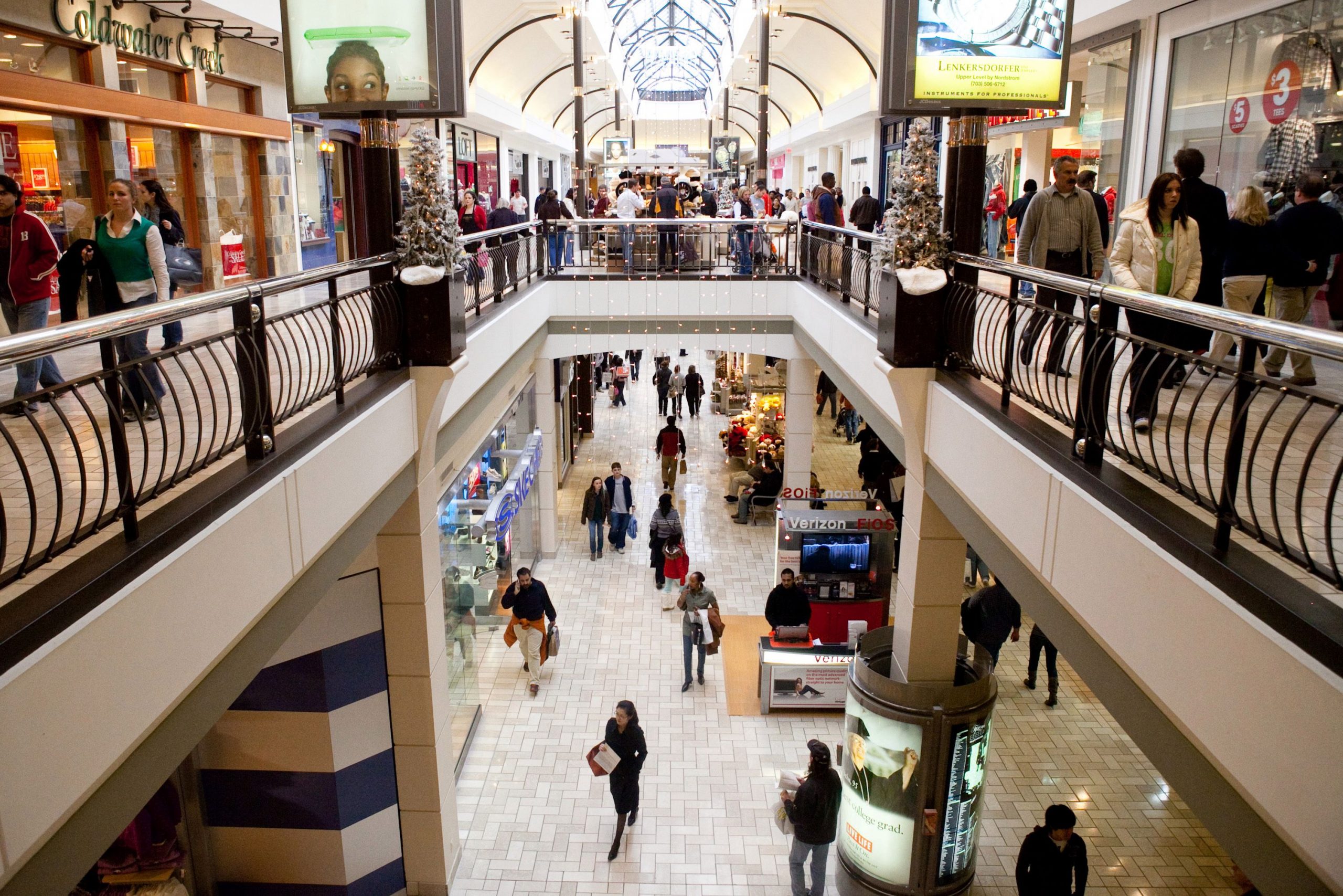 shopping-malls-coronavirus-risk-scaled-1