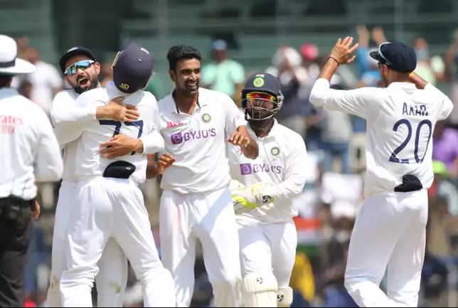 Chennai Test, day 2 England all out at 134, trail by 195 runs.