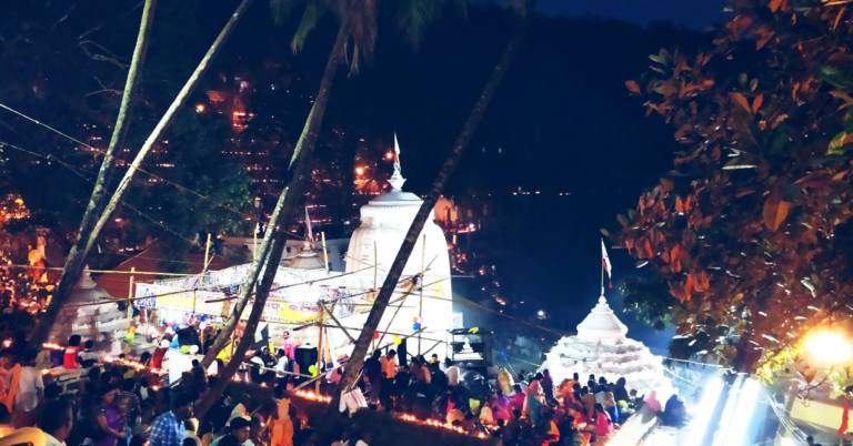 Dhenkanal Allows Devotee To Inter Kapilash Temple With Covid Report On Occasion Of Jagar