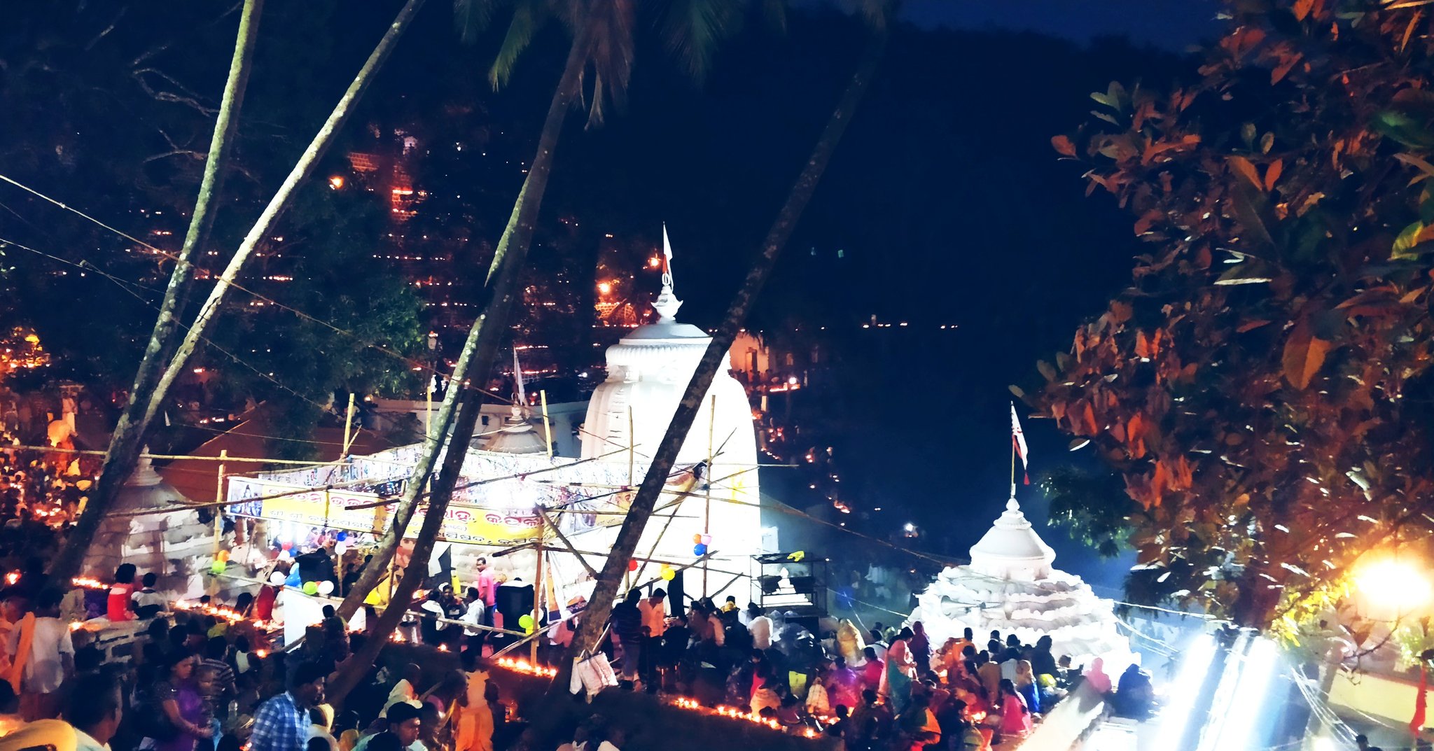 Dhenkanal Allows Devotee To Inter Kapilash Temple With Covid Report On Occasion Of Jagar