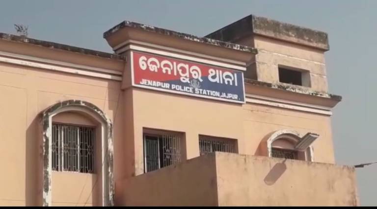 Miscreants Loot 8 Lakhs From Petrol Pump Employee Showing Weapon At Jajpur