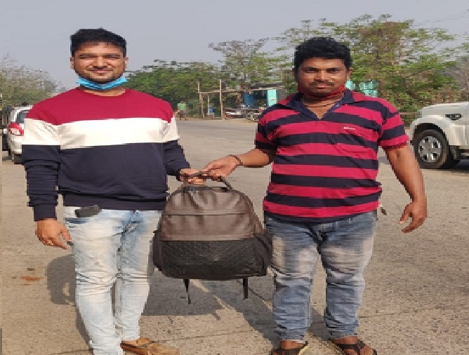 Sugar Cane Business Man Returned Laptop, Gold Ornaments Bag