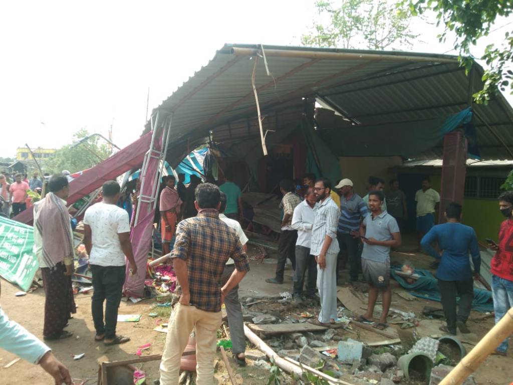 Oil Tanker Hits Road Side Lassi Shop In Cuttack, 1 Die