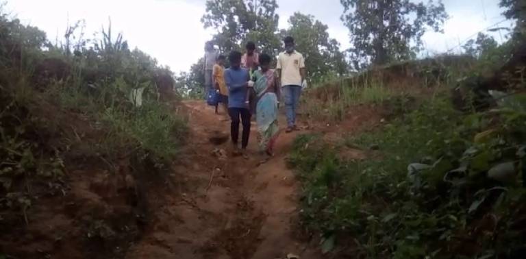 Pregnant Woman Walk 2 Km For Catch Ambulance In Keonjhar