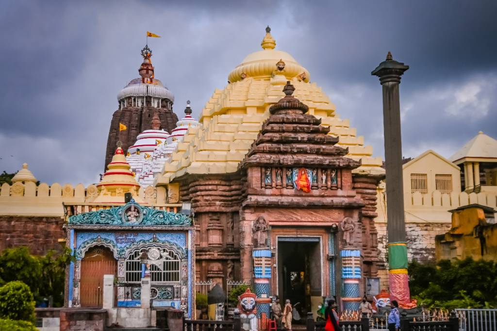 Devotee Dies During Jagannath Darshan In Puri Temple