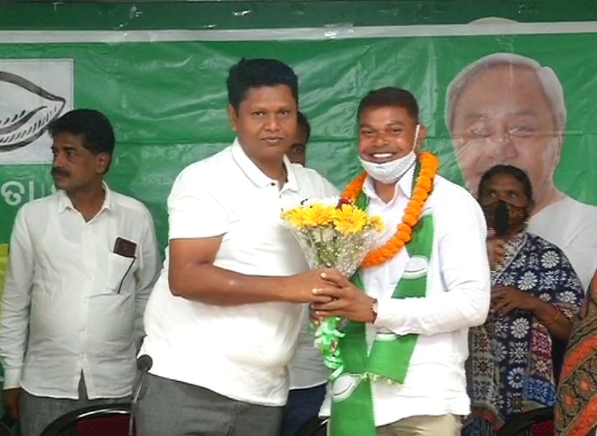 Many BJP & Congress Leader Joins BJD