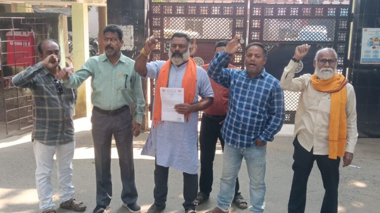 ବାଂଲାଦେଶୀଙ୍କୁ ତଡ଼ିବାକୁ ଦାବି : ବଲାଙ୍ଗିର ଏସପିଙ୍କୁ ଦାବିପତ୍ର ପ୍ରଦାନ