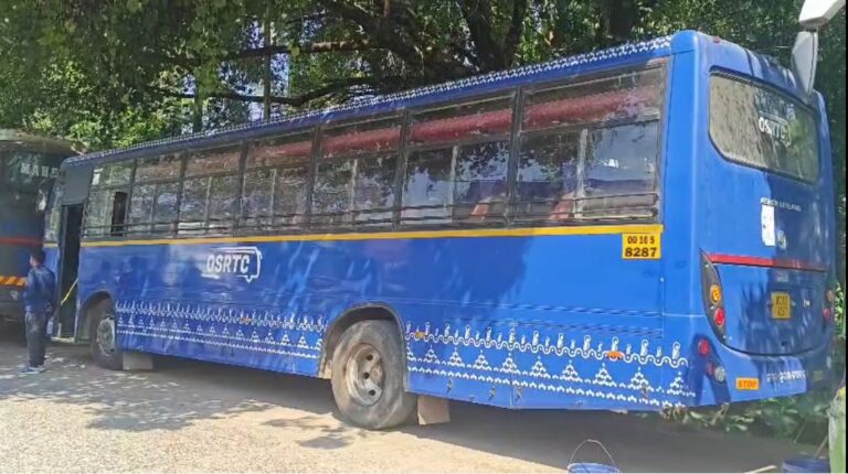 ନିଜେ ଚାଲିଗଲେ, ହେଲେ ବଞ୍ଚାଇଲେ ୪୦ ଯାତ୍ରୀଙ୍କ ଜୀବନ