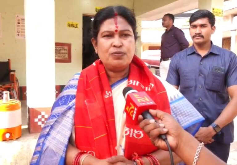 ବୁଥ ନିକଟରେ ବିଜେପିର ପ୍ରଚାର କରାଯାଉଥିବା ସାଙ୍ଘାତିକ ଅଭିଯୋଗ ଆଣିଲେ ସ୍ନେହାଙ୍ଗିନୀ