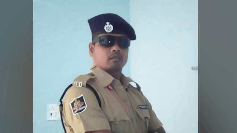 ପୋଲିସ କହି ଲୋକଙ୍କୁ ଠକୁଥିଲା, ବନ୍ଧାହେଲା…