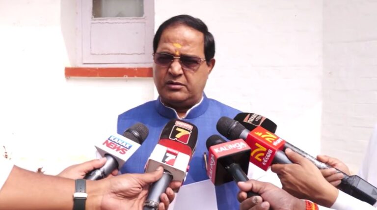 ଚାଷୀଙ୍କୁ ଯୋଗାଣ ମନ୍ତ୍ରୀ କୃଷଚନ୍ଦ୍ର ପାତ୍ରଙ୍କ ଅପମାନ, କହିଲେ ଆନ୍ଦୋଳନଜୀବୀ