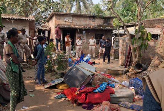 ଚାନ୍ଦବାଲି ନାବାଳିକା ଦୁଷ୍କର୍ମ ଓ ହତ୍ୟା ଘଟଣା, ମୁଖ୍ୟ ଅଭିଯୁକ୍ତର ଘର ଭାଙ୍ଗିଲେ ଉତ୍ତ୍ୟକ୍ତ ଲୋକେ