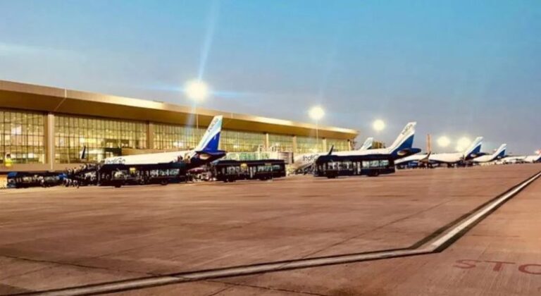 ଫ୍ଲାଇଟକୁ ଅପେକ୍ଷା କରି ଆସିଲା ହାର୍ଟ ଆଟାକ: ଆଖି ବୁଜିଲେ ୪୬ ବର୍ଷୀୟ ବ୍ୟକ୍ତି