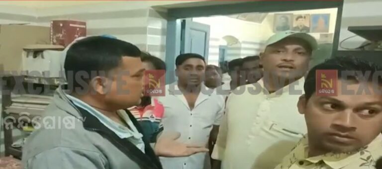 ୭ମ ଶ୍ରେଣୀର ଛାତ୍ରୀଙ୍କୁ ଶିକ୍ଷକଙ୍କ ଅସଦାଚରଣ: ବିଦ୍ୟାଳୟ ପରିସରରେ ଉତ୍ତେଜନା