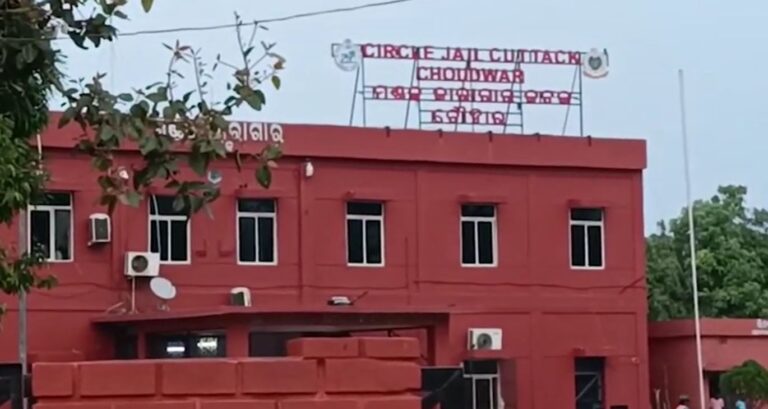 ପାରୋଲରେ ଯାଇ ଦେଢ଼ ବର୍ଷ ହେଲା ଫେରାର ହୋଇଯାଇଛନ୍ତି ଦୁଇ କଏଦୀ