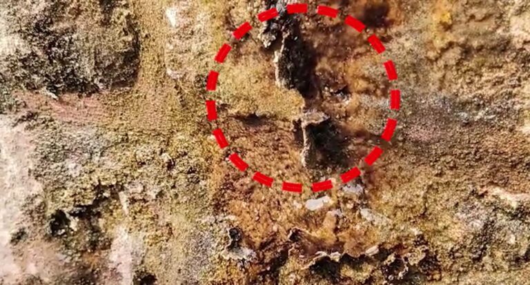 ମେଘନାଦ ପାଚେରୀ ଜୋଡେଇରେ ଫାଟ ହୋଇ ବୋହୁଛି ଆନନ୍ଦ ବଜାର ମଇଳା ପାଣି