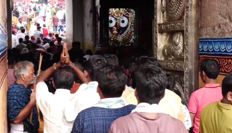 ଶ୍ରୀମନ୍ଦିରରେ ଆଜି ଶ୍ରଦ୍ଧାଳୁଙ୍କୁ ରାଜରାଜେଶ୍ବରୀ ବେଶରେ ଦର୍ଶନ ଦେବେ ମହାପ୍ରଭୁ ଜଗନ୍ନାଥ