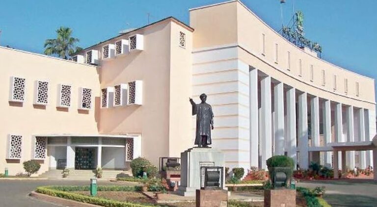 କମିବ ବିଧାୟକଙ୍କ ଦରମା ! ବଜେଟ ଅଧିବେଶନରେ ଆସିବ ସଂଶୋଧିତ ବିଲ୍