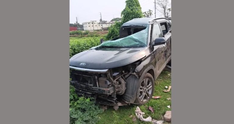 ମର୍ଣ୍ଣିଂ ଓ୍ବାକ ବେଳେ ମାଡିଗଲା କାର୍, ୩ ମୃତ