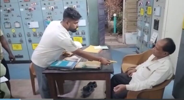 ଚକୋଲେଟ ଦେଇ ବିଦ୍ୟୁତ ଉପଭୋକ୍ତାଙ୍କ ନିଆରା ପ୍ରତିବାଦ